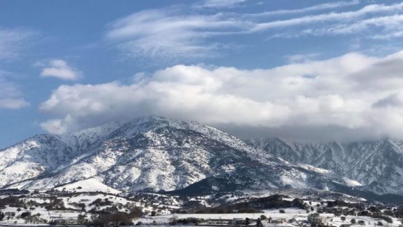 Ξεκίνησε ο χιονιάς στον Έβρο – Κλειστά τα σχολεία στην Σαμοθράκη