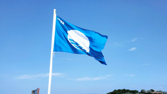 Μία μόλις γαλάζια σημαία για τις παραλίες του Έβρου