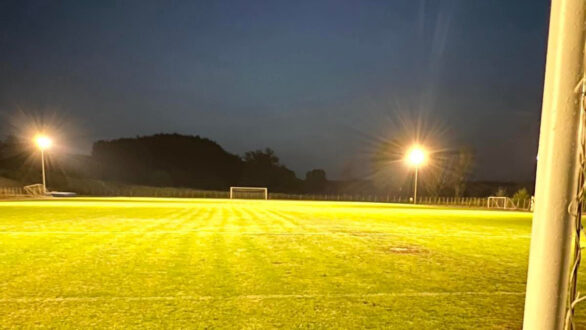 Νέος “έξυπνος” φωτισμός στο γήπεδο ποδοσφαίρου Φερών